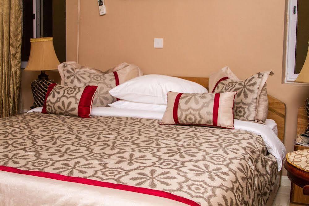 Alma House Hotel Аккра Екстер'єр фото