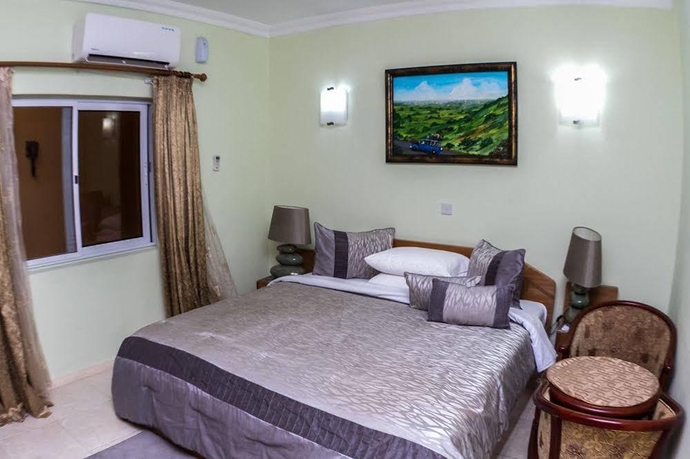 Alma House Hotel Аккра Екстер'єр фото