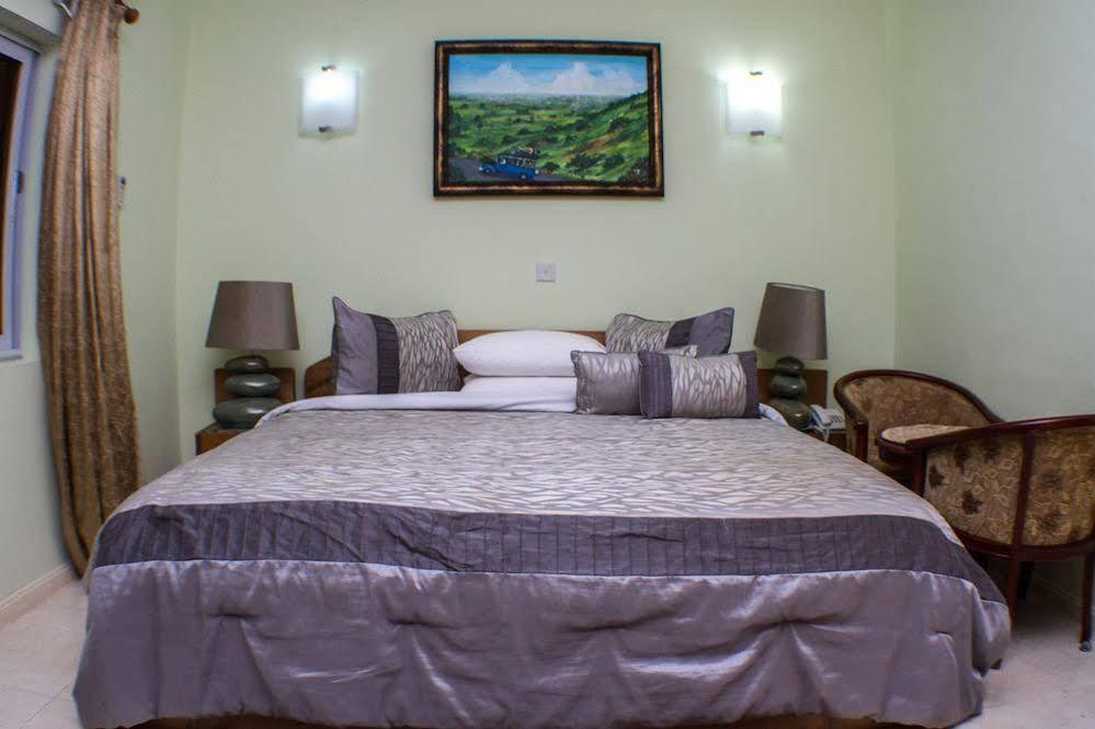 Alma House Hotel Аккра Екстер'єр фото