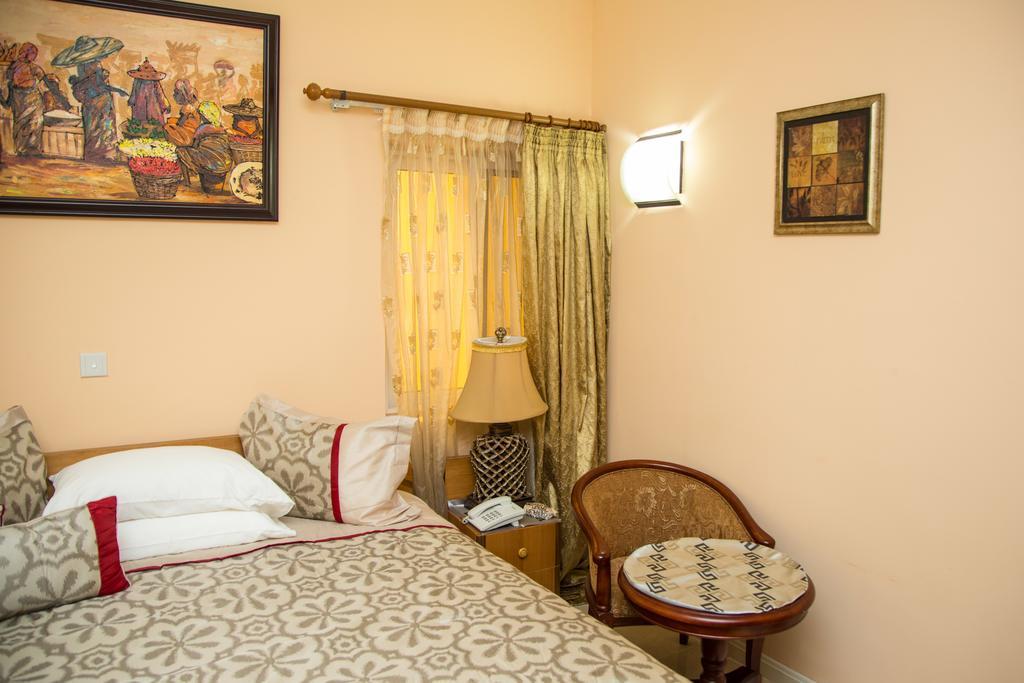 Alma House Hotel Аккра Екстер'єр фото