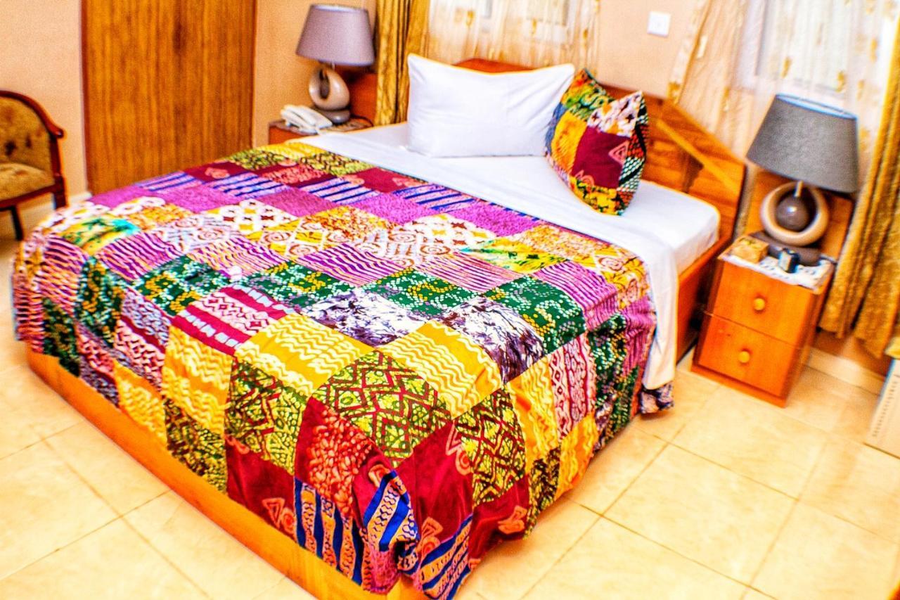 Alma House Hotel Аккра Екстер'єр фото