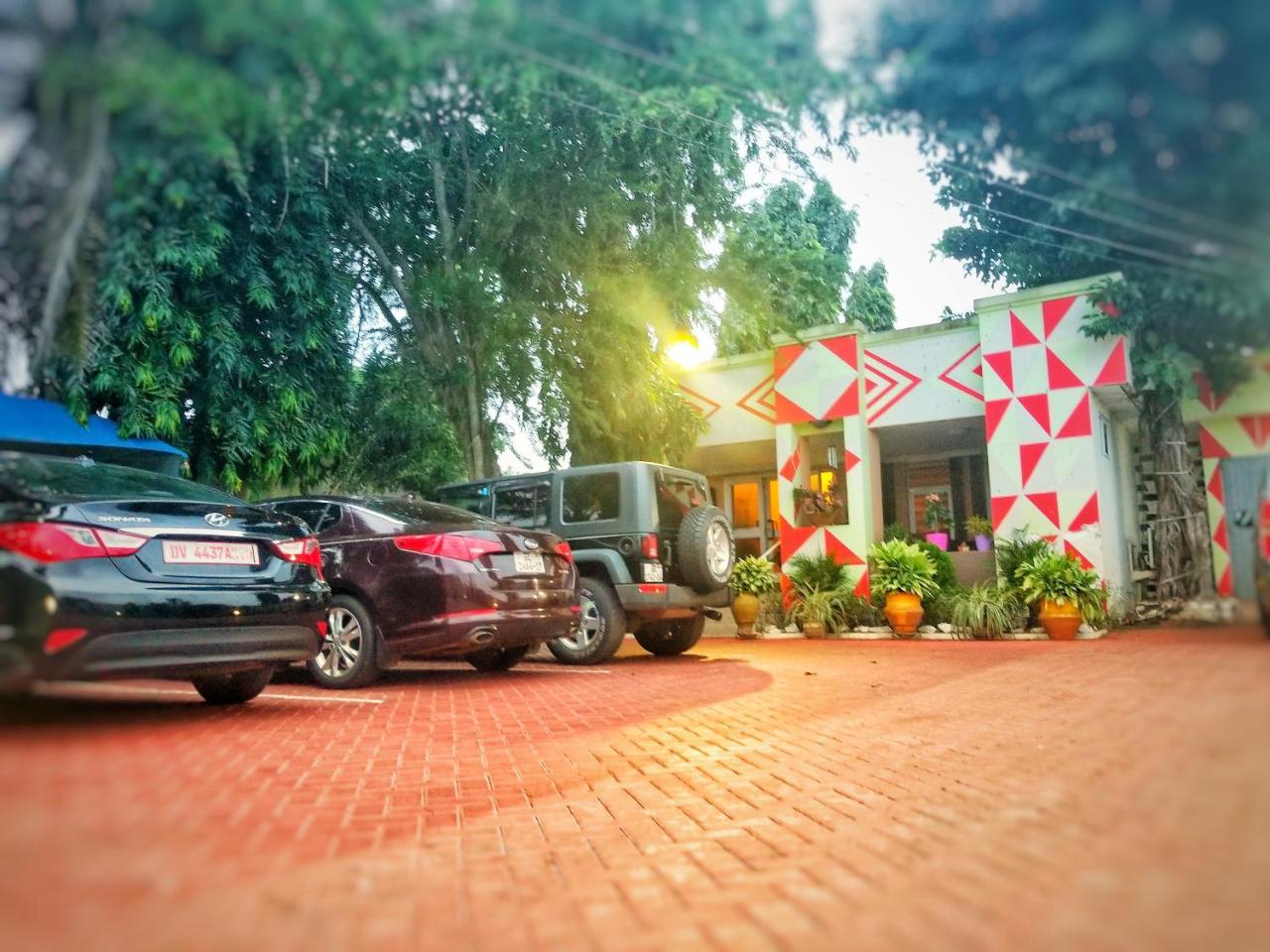 Alma House Hotel Аккра Екстер'єр фото
